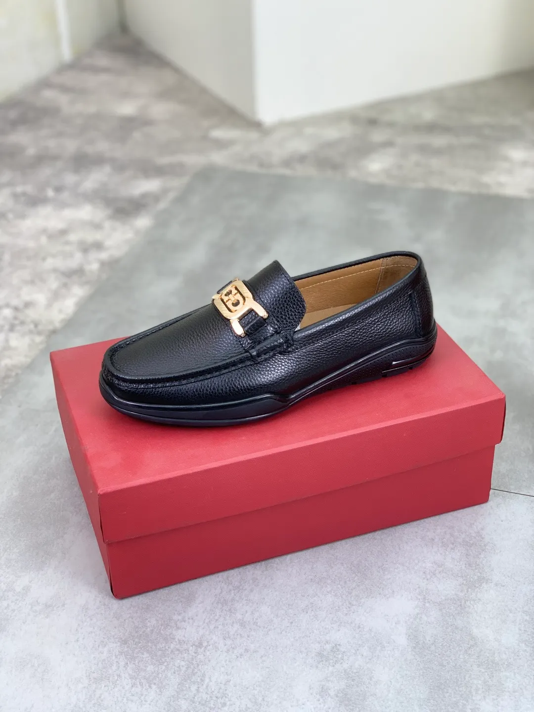 Men's Men's Shoes 💰P380💰【New Style】Water-dyed Pigli 🆘【Salvatore Ferragamo】Men's latest casual beanie shoes! Available at counters simultaneously! The fabric is made of specially imported original calfskin, and the interior is made of imported water-dyed pigskin. It is absolutely luxurious and leads the fashion trend. Matching code: 38-45 black optional